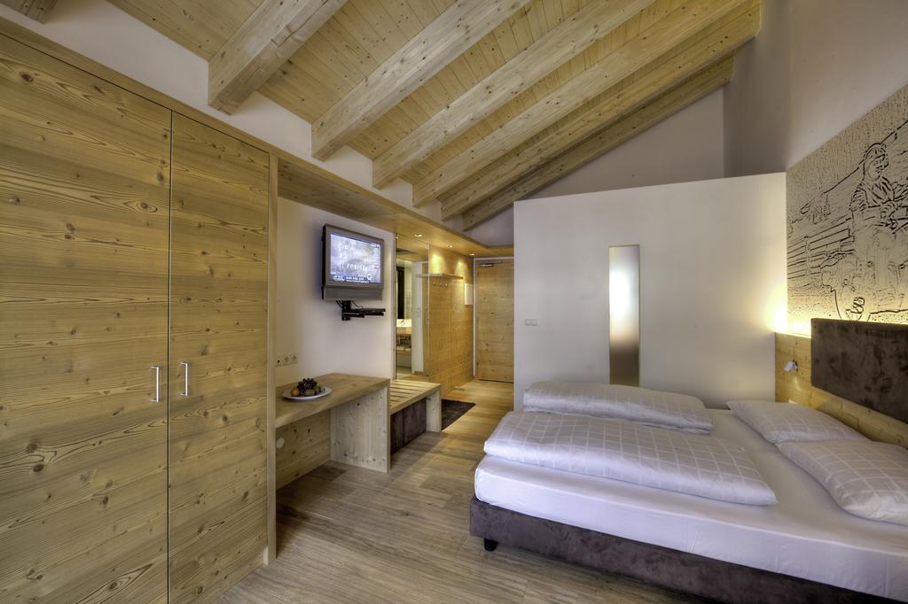 לה וילה Hotel Rezia מראה חיצוני תמונה