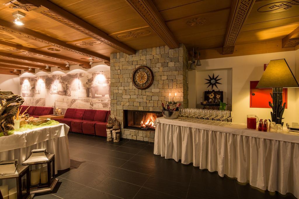 לה וילה Hotel Rezia מראה חיצוני תמונה